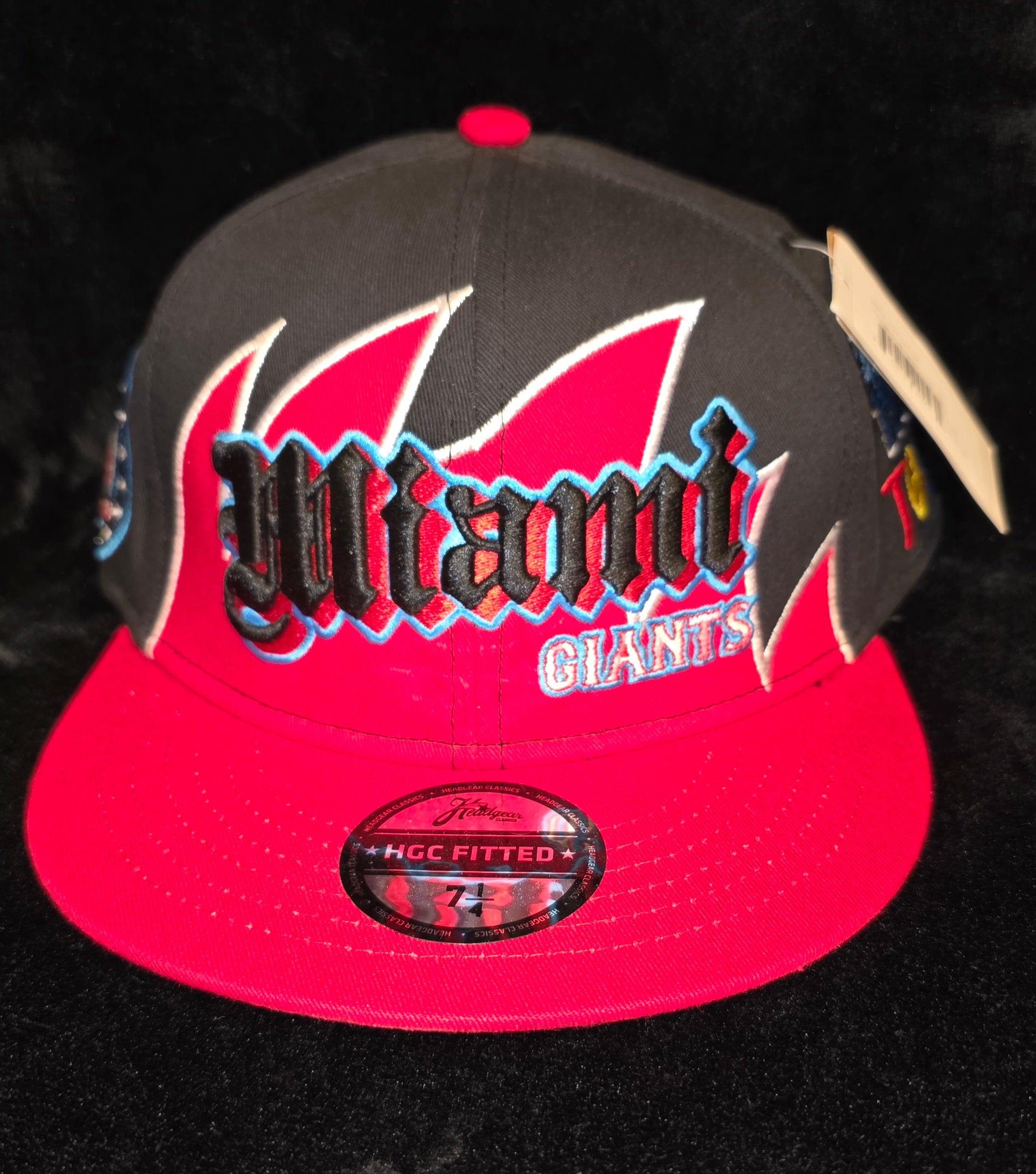 Miami Giants Vintage Fitted Hat – Black & Red