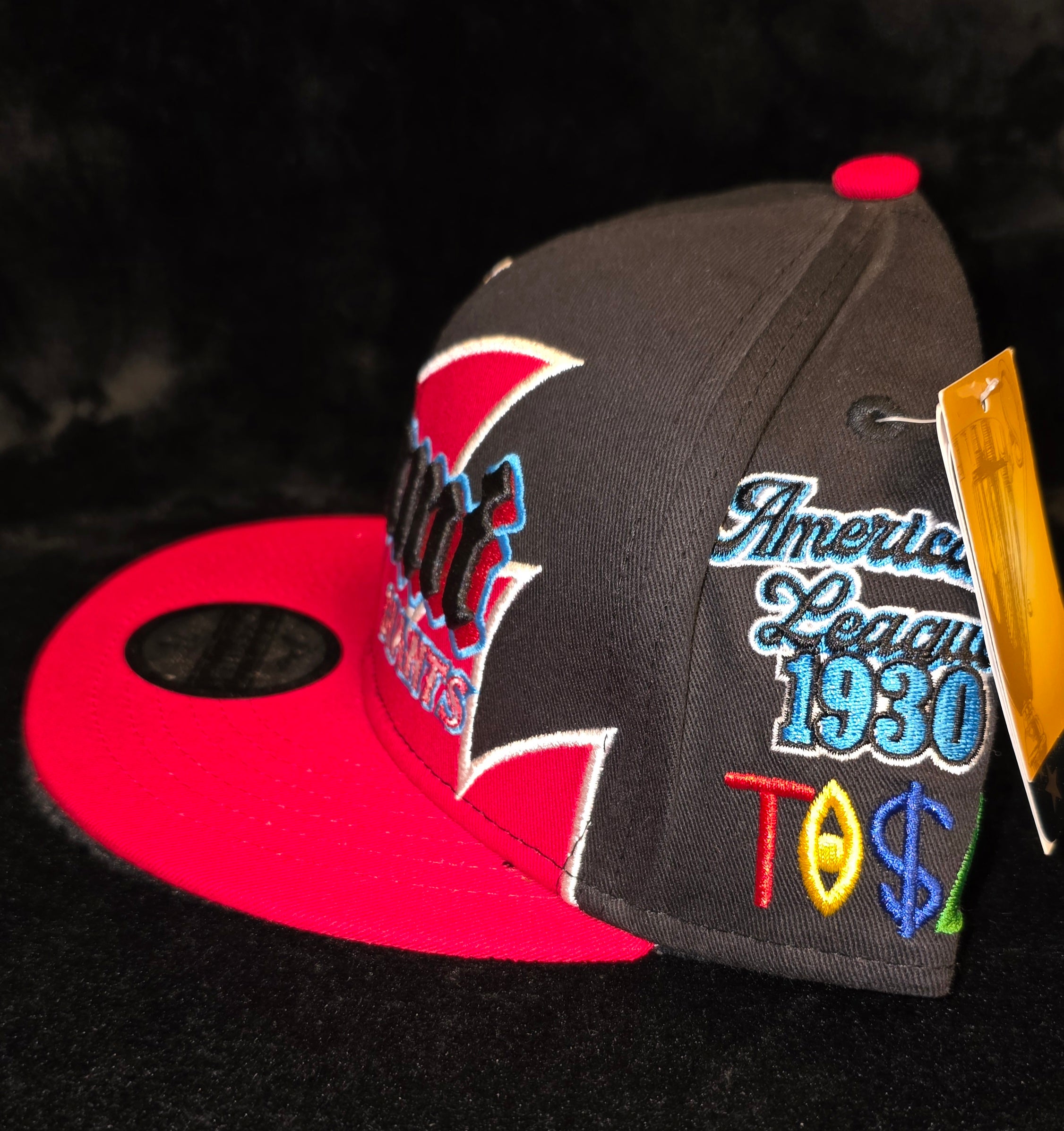 Miami Giants Vintage Fitted Hat – Black & Red