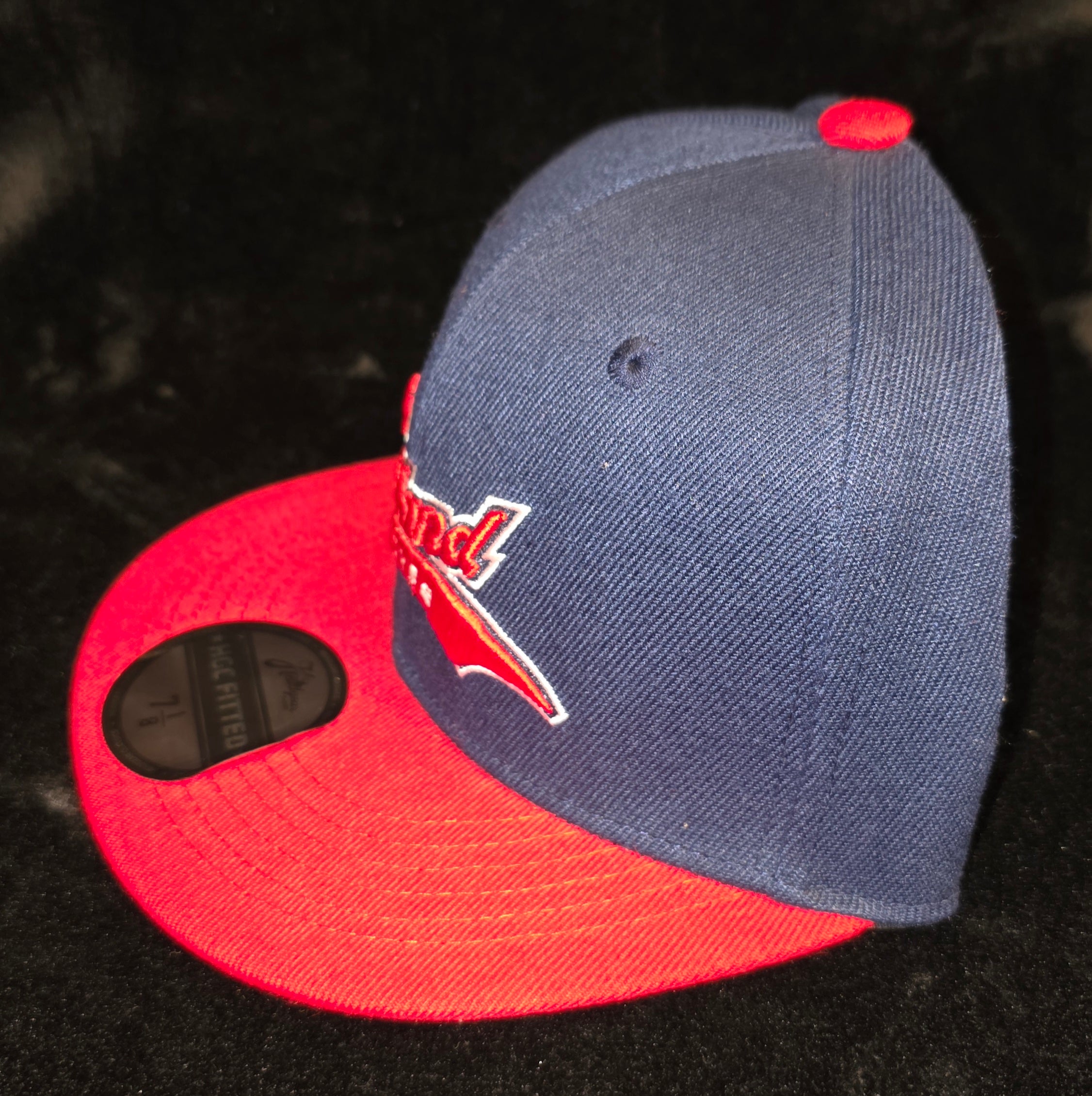 Cleveland Cuckeyes Vintage Fitted Hat – Navy & Red