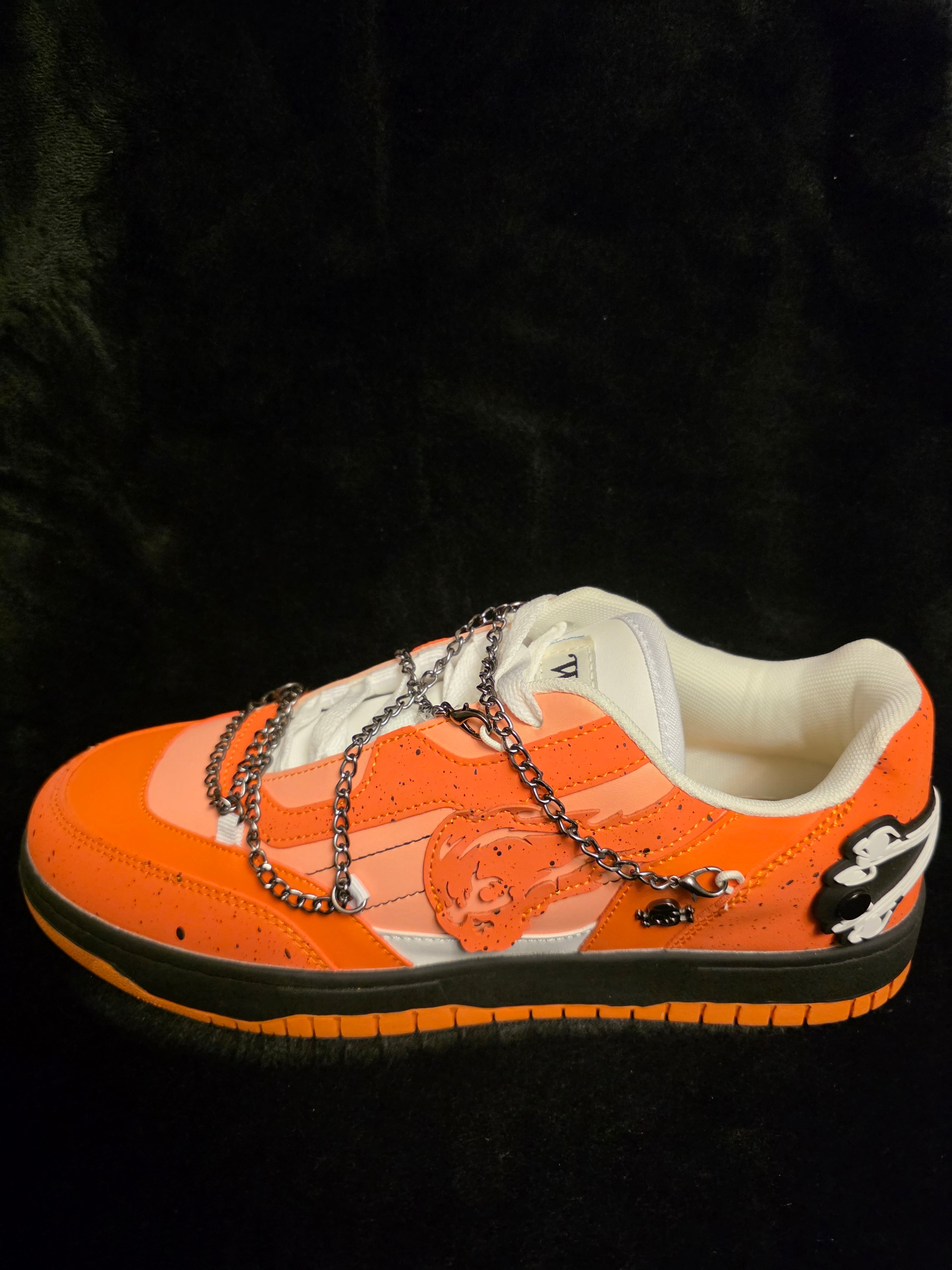 Watson Court Classic Live Catch Dungeness Men's Sneakers - side view with skull graphic and chain laces